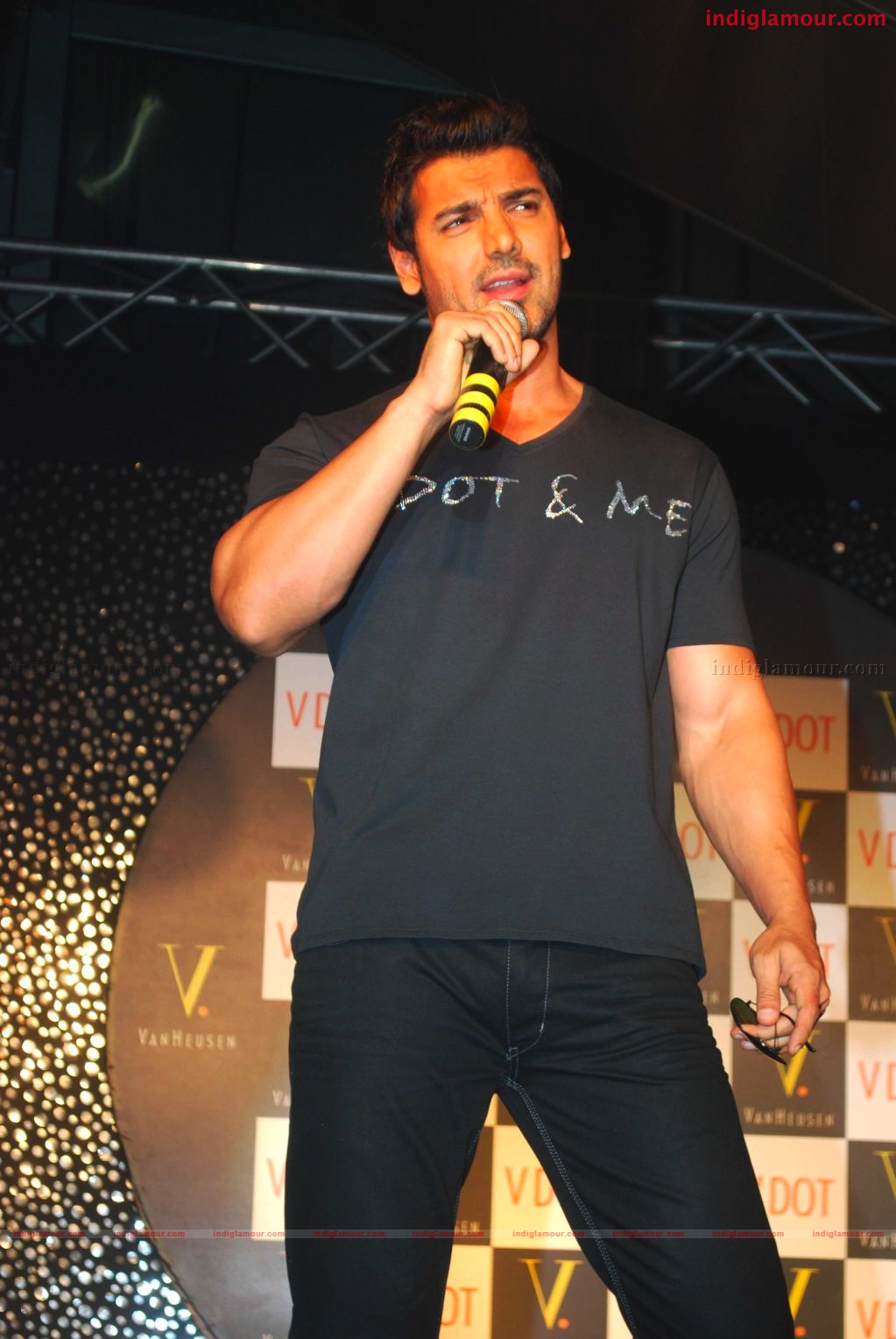 John Abraham endorses Van Heusen's V DOT clubwear at the Oberoi Mall Event hd photo