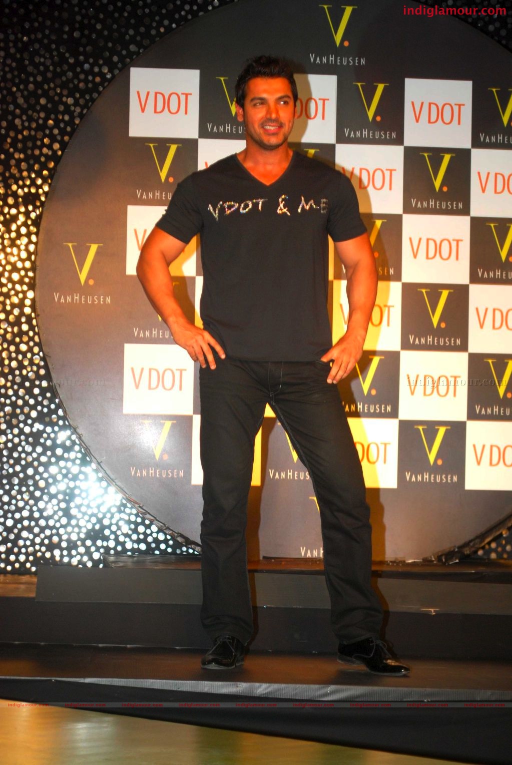 John Abraham endorses Van Heusen's V DOT clubwear at the Oberoi Mall Event hd photo