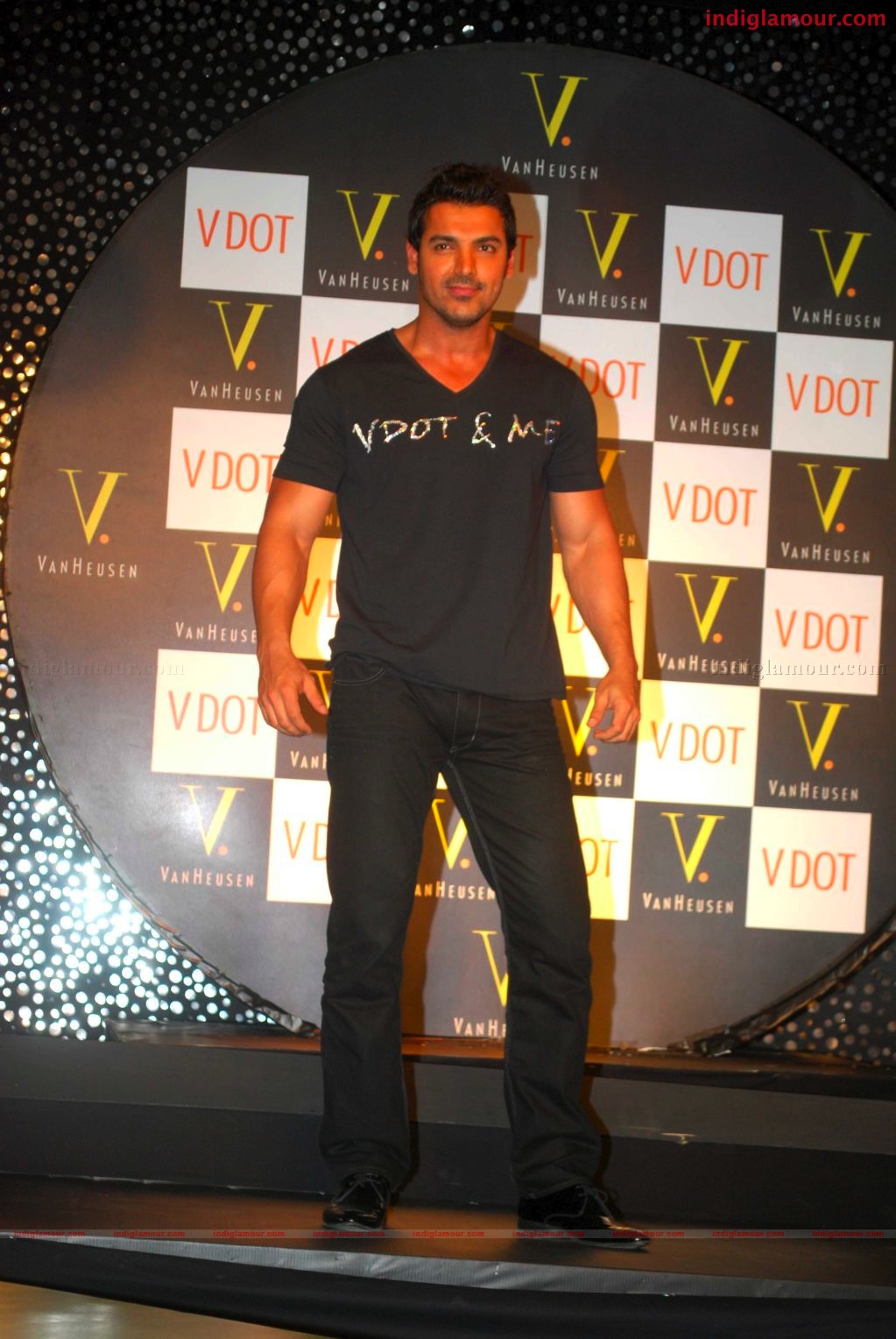 John Abraham endorses Van Heusen's V DOT clubwear at the Oberoi Mall Event hd photo