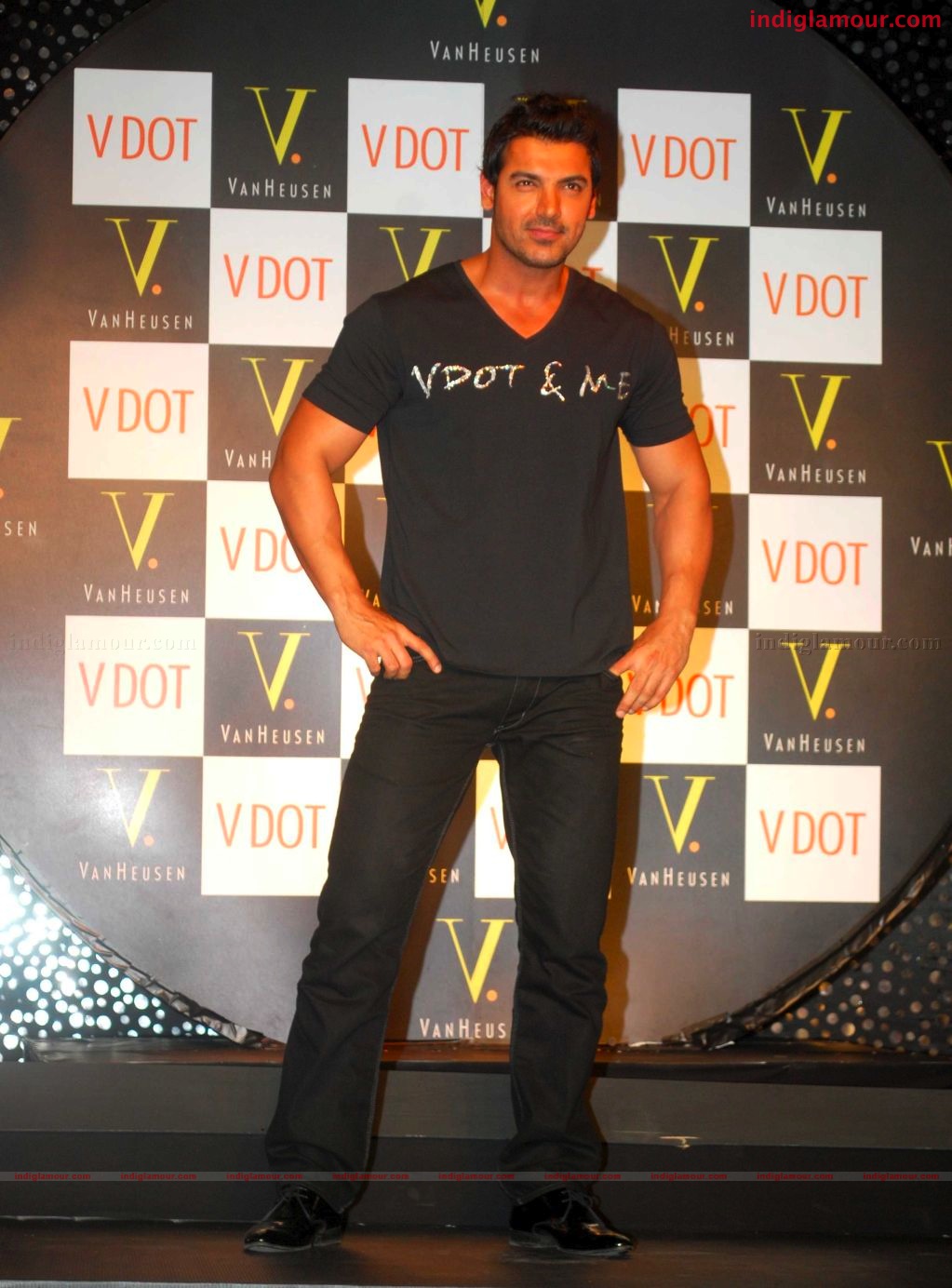 John Abraham endorses Van Heusen's V DOT clubwear at the Oberoi Mall Event hd photo