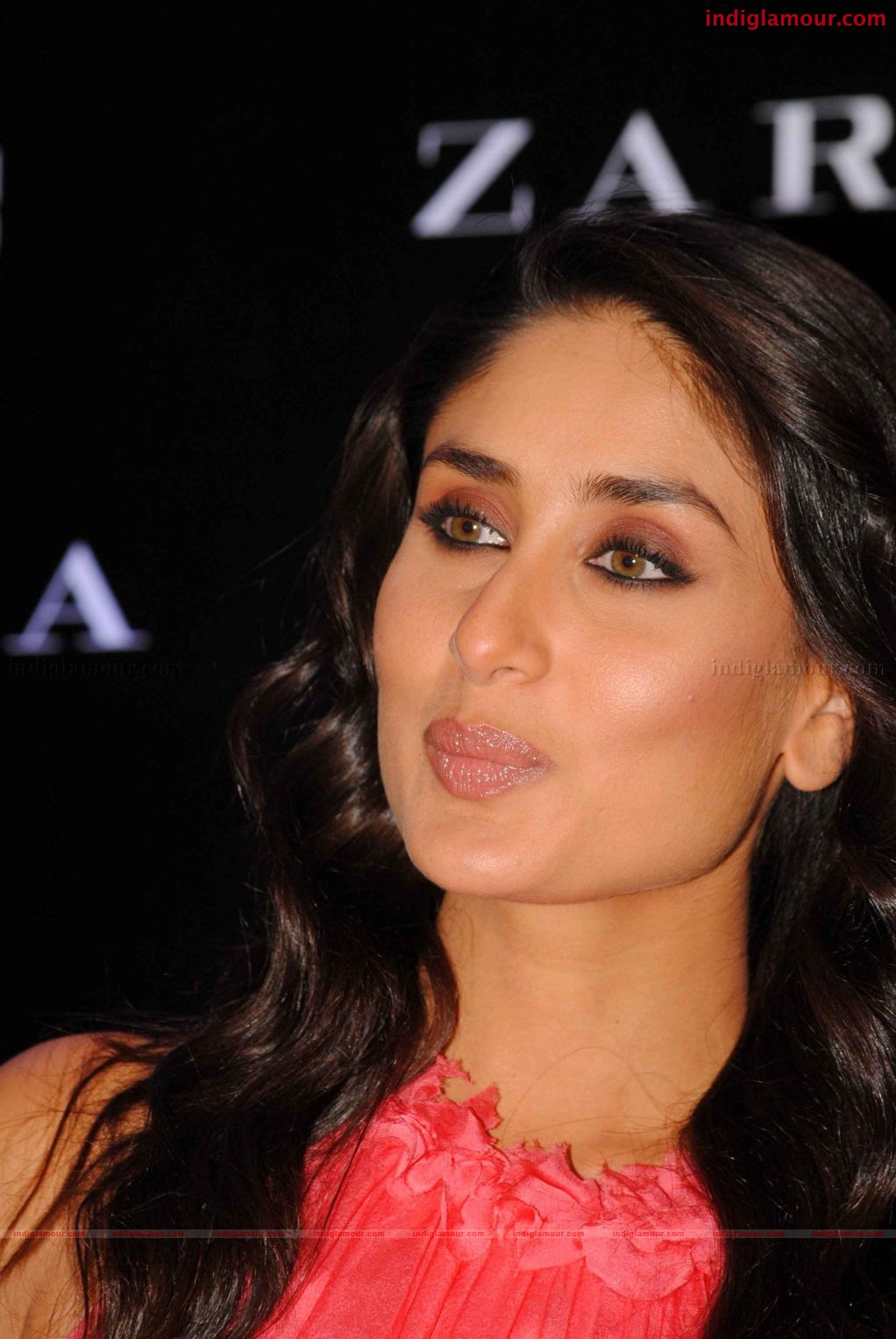Kareena  @ store launch of 'zara' at mumbai Event hd photo