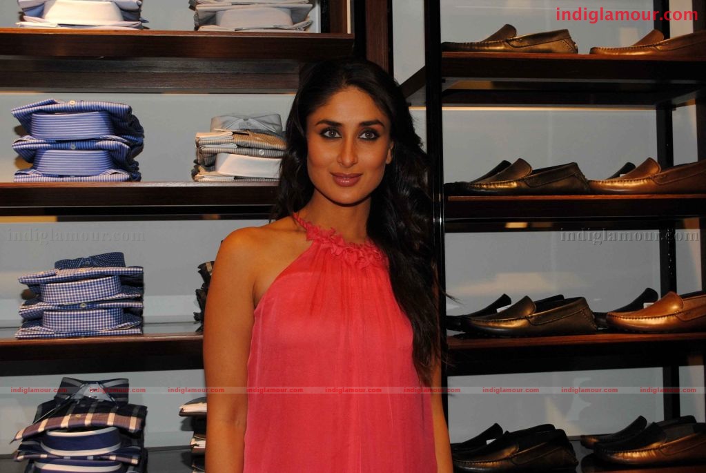 Kareena  @ store launch of 'zara' at mumbai Event hd photo