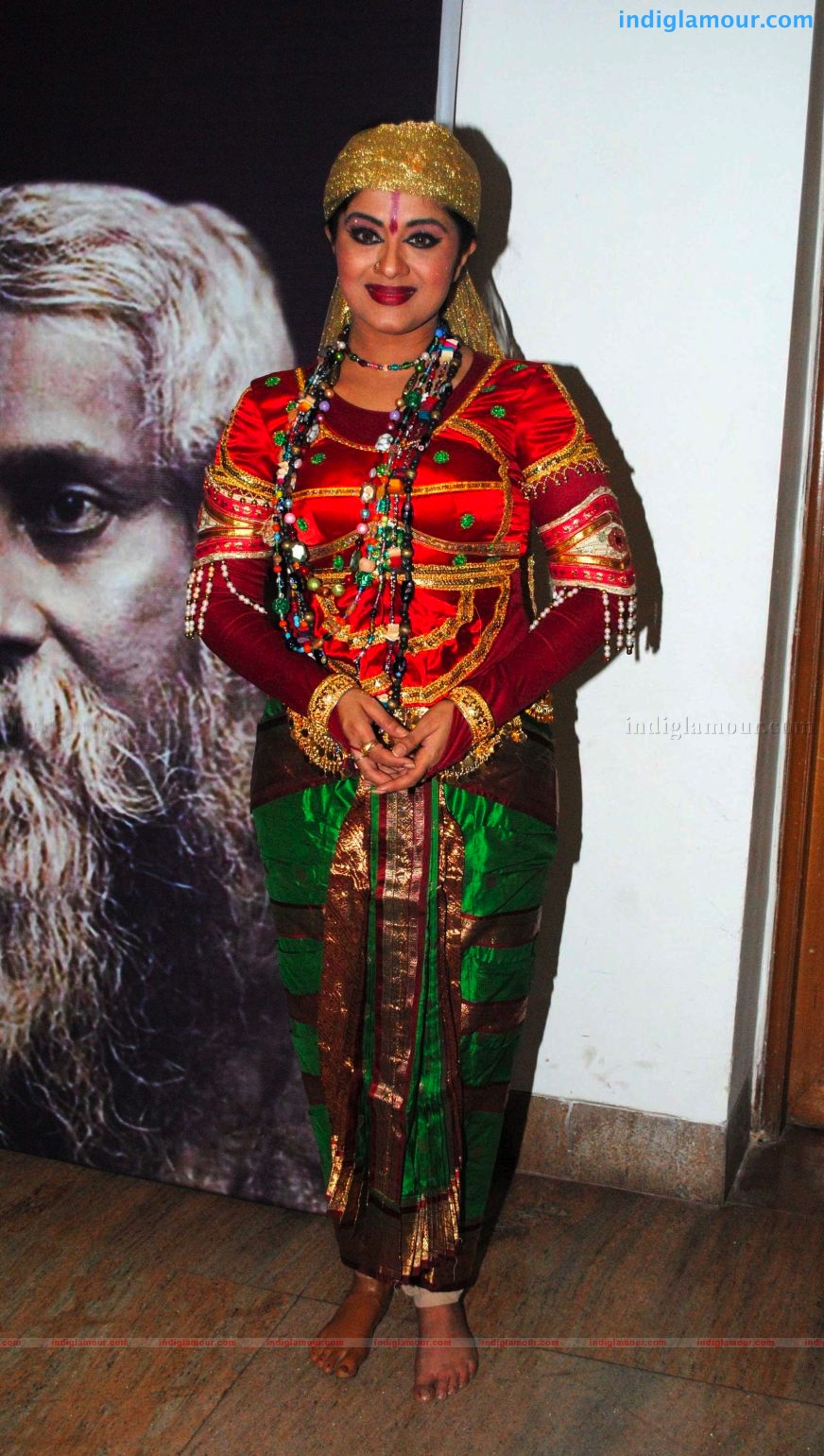 Rituparna and Sudha pay homage to Ravindranath Tagore Event hd photo
