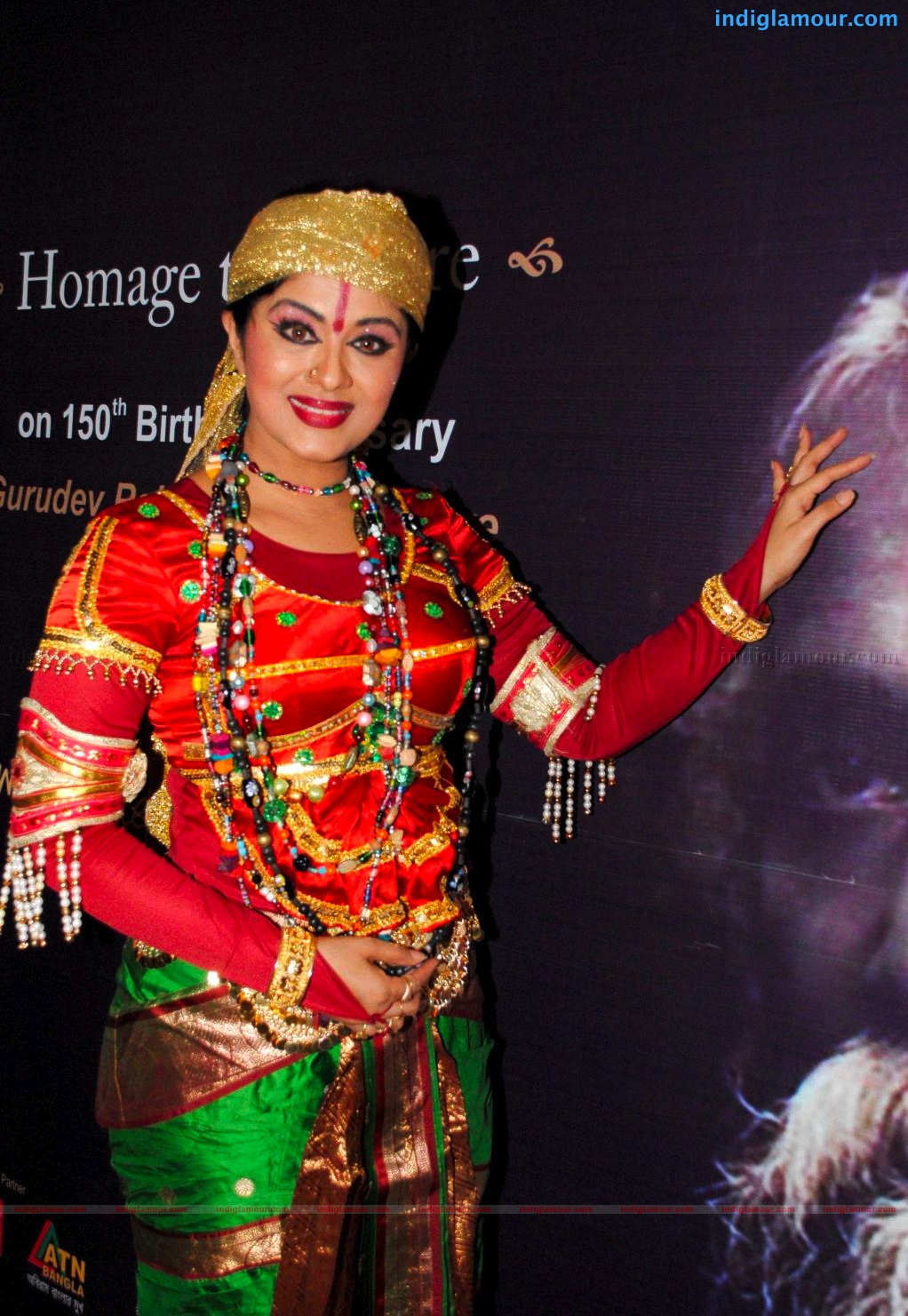 Rituparna and Sudha pay homage to Ravindranath Tagore Event hd photo