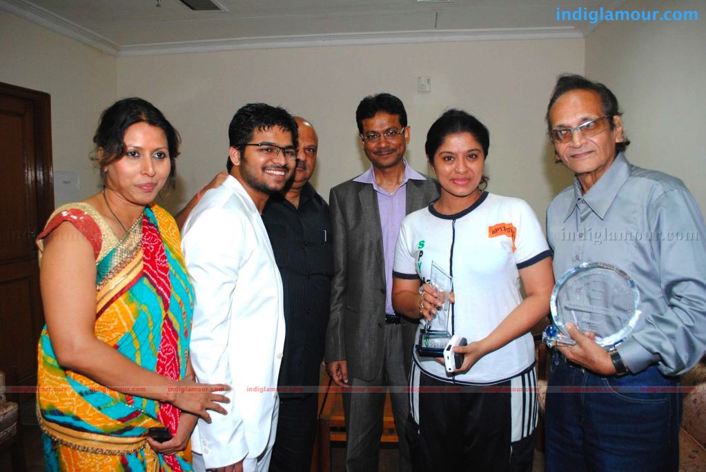 Rituparna and Sudha pay homage to Ravindranath Tagore Event hd photo