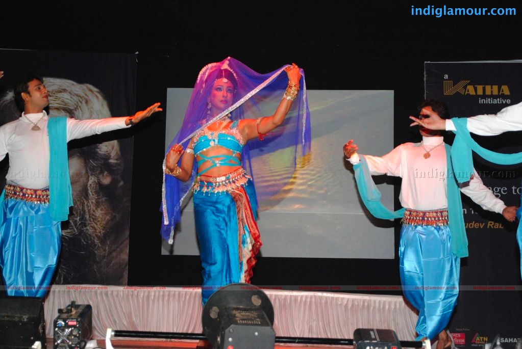 Rituparna and Sudha pay homage to Ravindranath Tagore Event hd photo