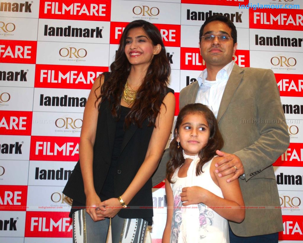 Sonam Kapoor at the Launch of Latest Issue of Filmfare Event hd photo