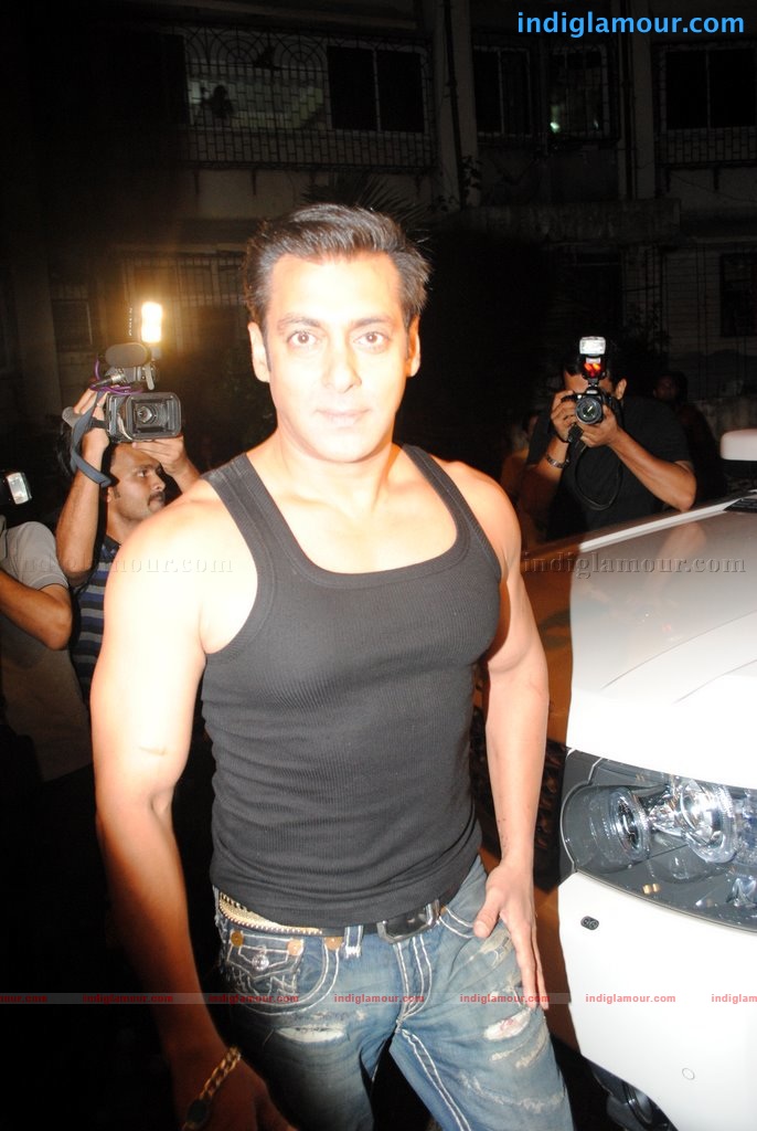 Salman at Aamir Khan's bash for Argentinian music director Event hd photo