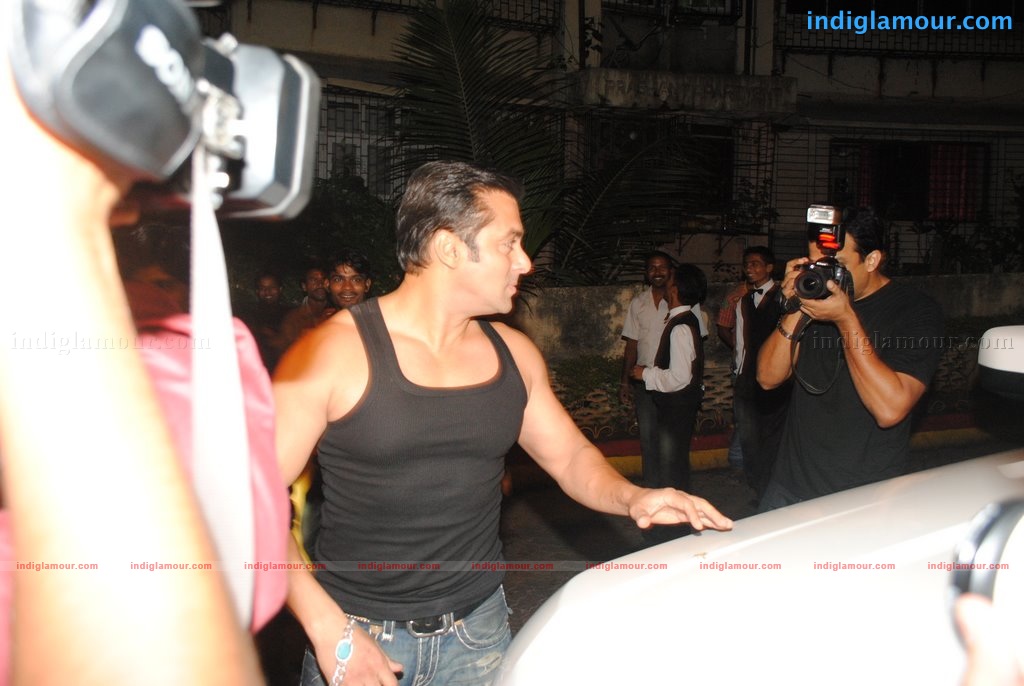 Salman at Aamir Khan's bash for Argentinian music director Event hd photo