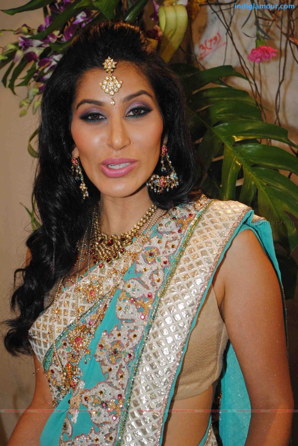 Sophie Chaudhary Sherlyn Chopra at 'Brides of Mumbai' exhibition Event hd photo
