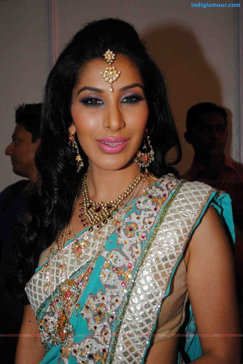 Sophie Chaudhary Sherlyn Chopra at 'Brides of Mumbai' exhibition Event hd photo