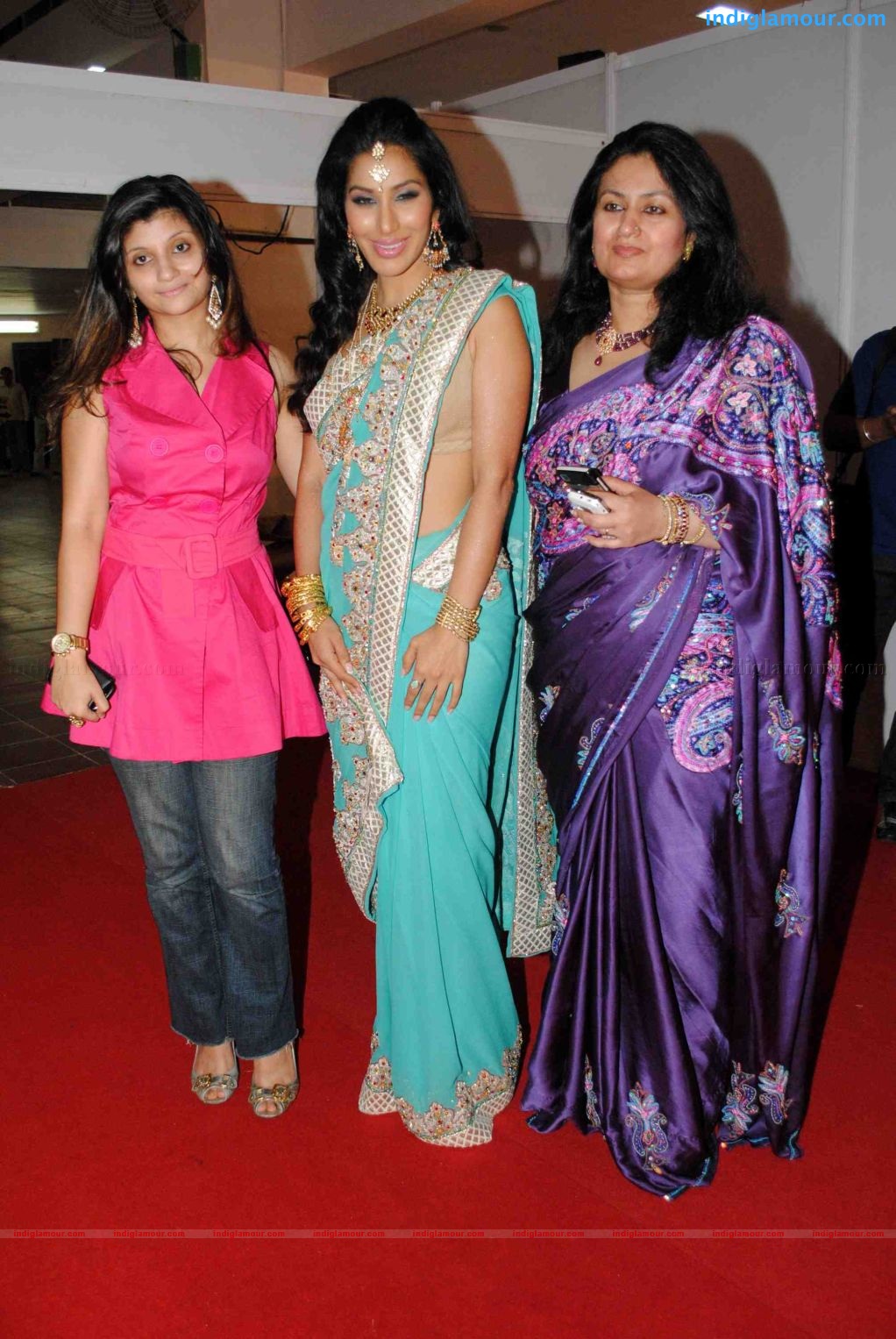 Sophie Chaudhary Sherlyn Chopra at 'Brides of Mumbai' exhibition Event hd photo