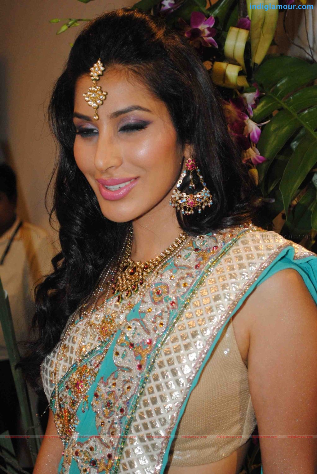 Sophie Chaudhary Sherlyn Chopra at 'Brides of Mumbai' exhibition Event hd photo