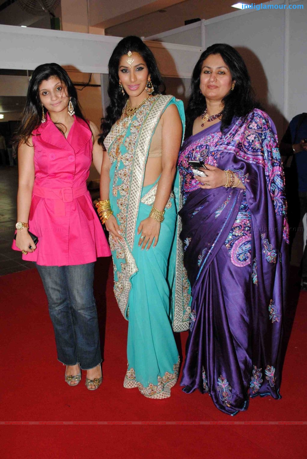 Sophie Chaudhary Sherlyn Chopra at 'Brides of Mumbai' exhibition Event hd photo