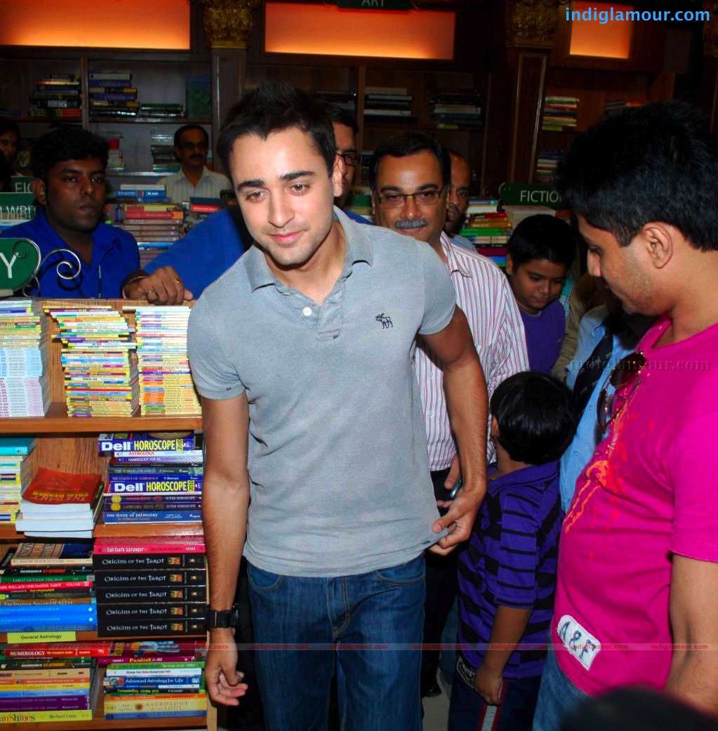 Imran Khan launches Mills N Boon book to Promote I hate Love Stories Event hd photo