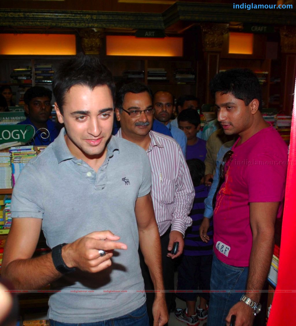 Imran Khan launches Mills N Boon book to Promote I hate Love Stories Event hd photo