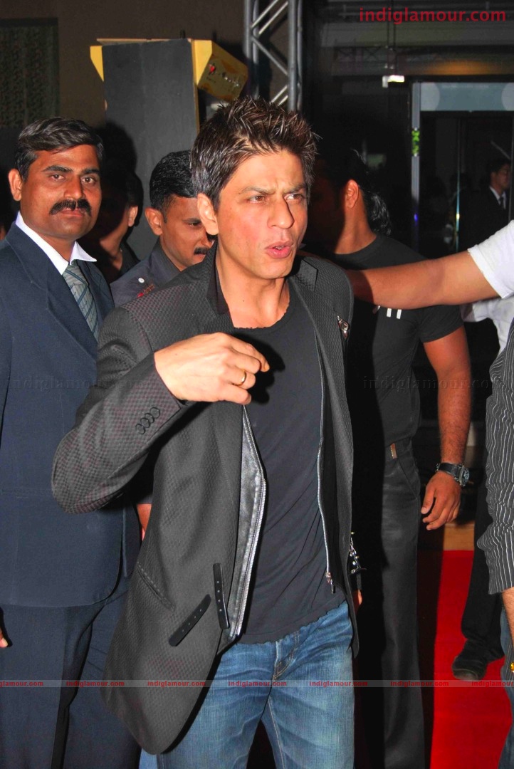 SRK and Akon bash Event hd photo