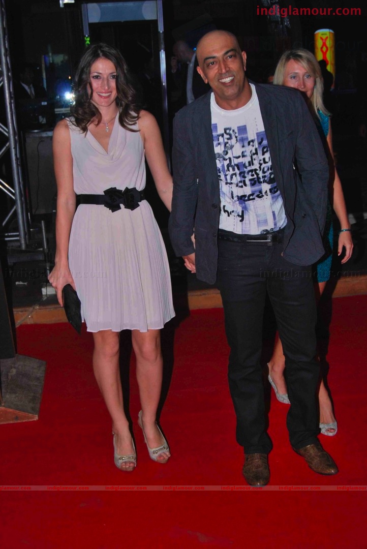 SRK and Akon bash Event hd photo