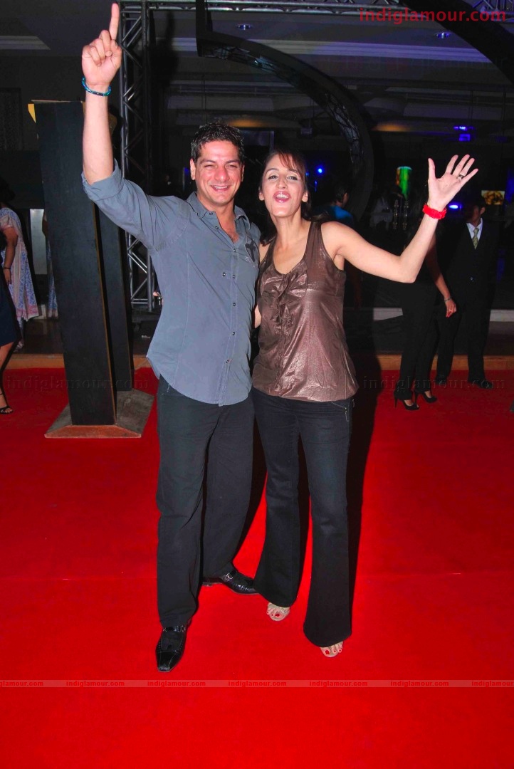 SRK and Akon bash Event hd photo