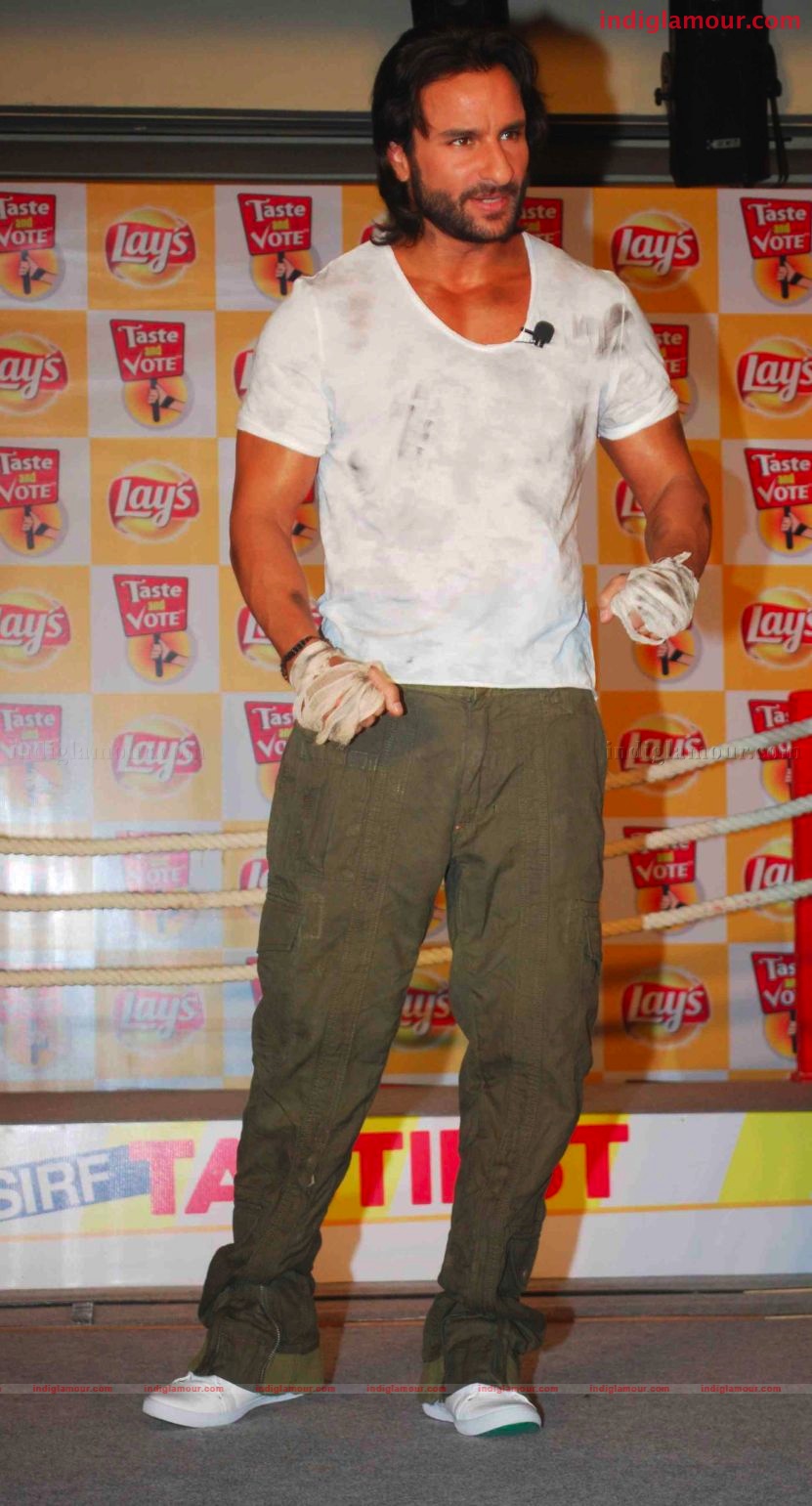 Saif Ali Khan Launches new flavours of Lays Event hd photo