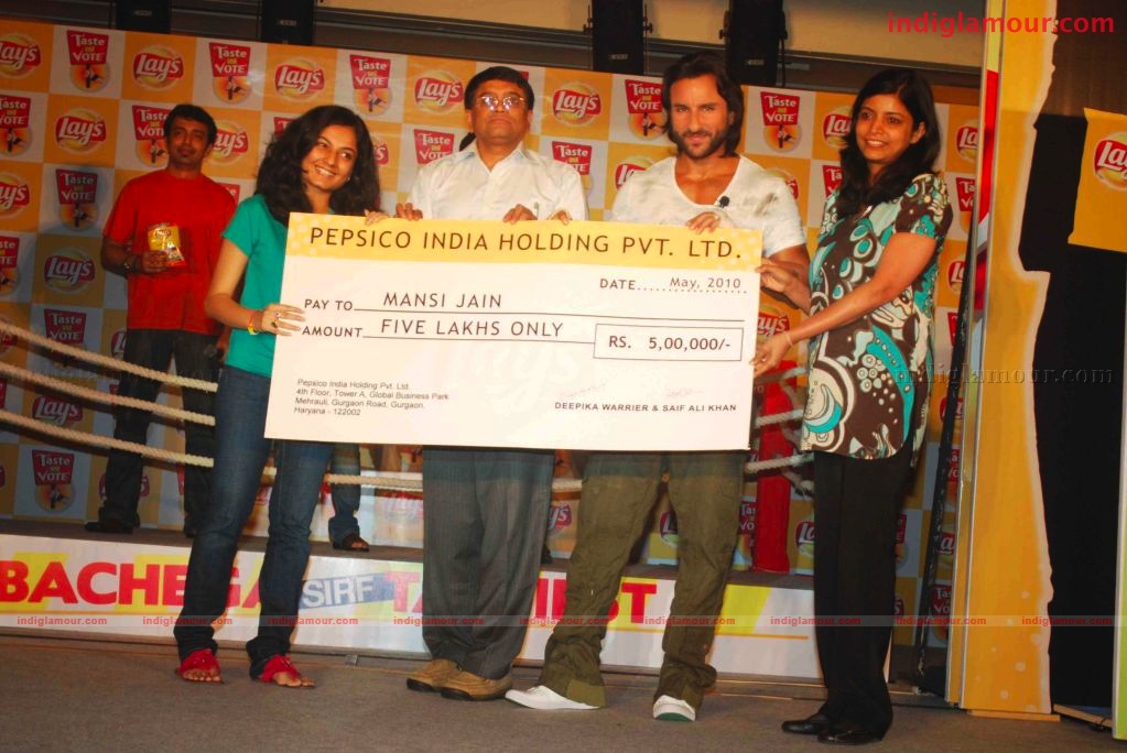Saif Ali Khan Launches new flavours of Lays Event hd photo