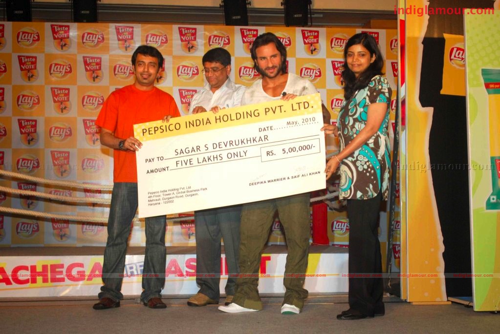 Saif Ali Khan Launches new flavours of Lays Event hd photo