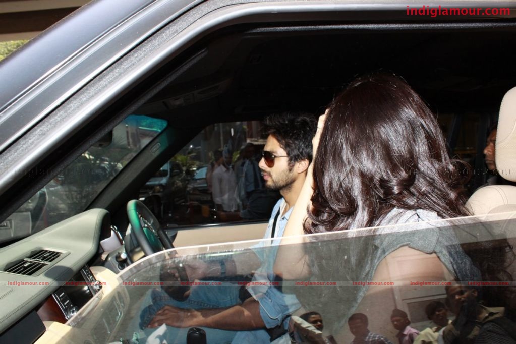 Badmash Company starcast  at  Radio Mirchi Event hd photo
