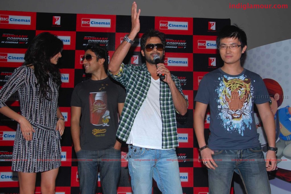 Badmash Company starcast at R Citi Mall Event hd photo