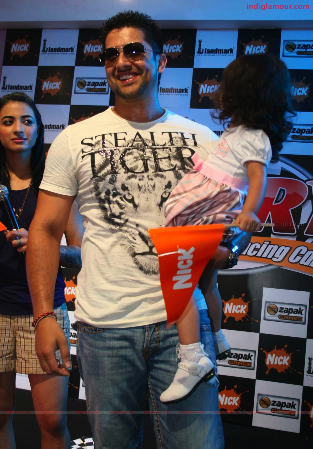 Mahima Chaudry and Aftab at the launch of Road the game Event hd photo