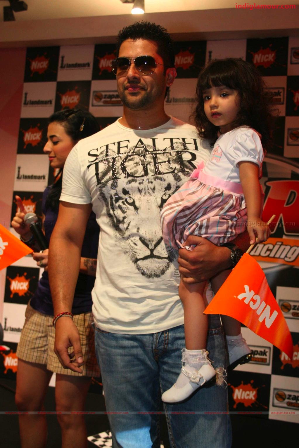 Mahima Chaudry and Aftab at the launch of Road the game Event hd photo
