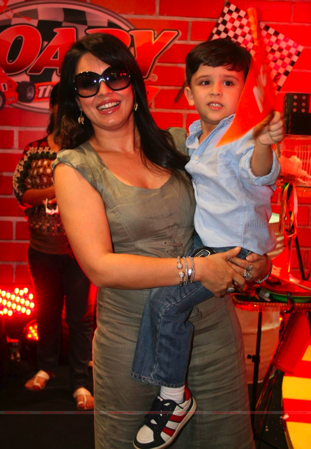 Mahima Chaudry and Aftab at the launch of Road the game Event hd photo