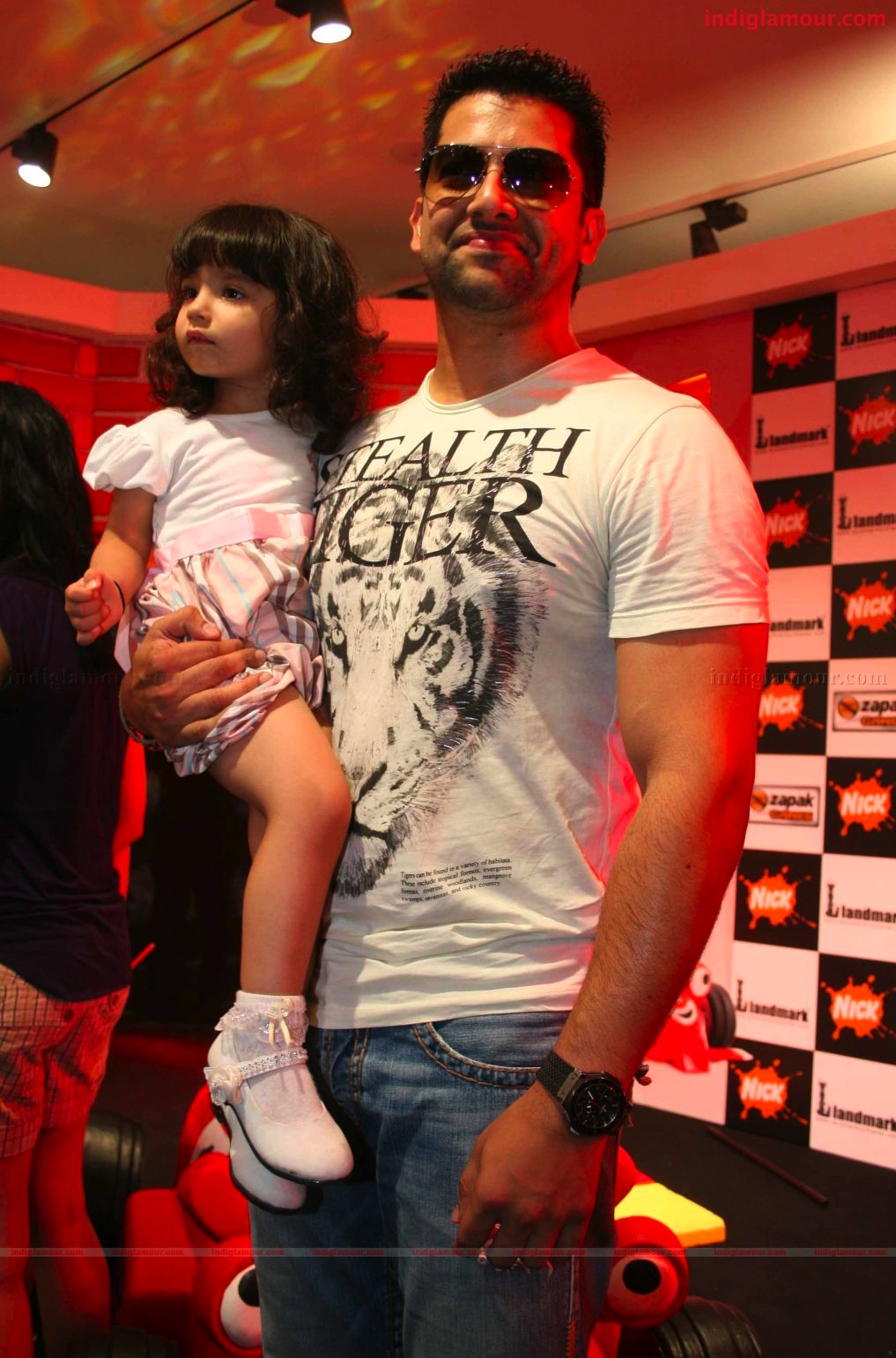 Mahima Chaudry and Aftab at the launch of Road the game Event hd photo