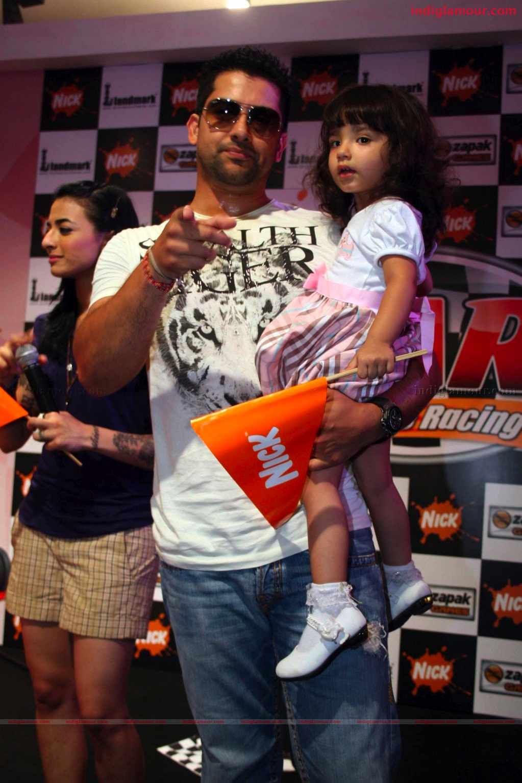 Mahima Chaudry and Aftab at the launch of Road the game Event hd photo
