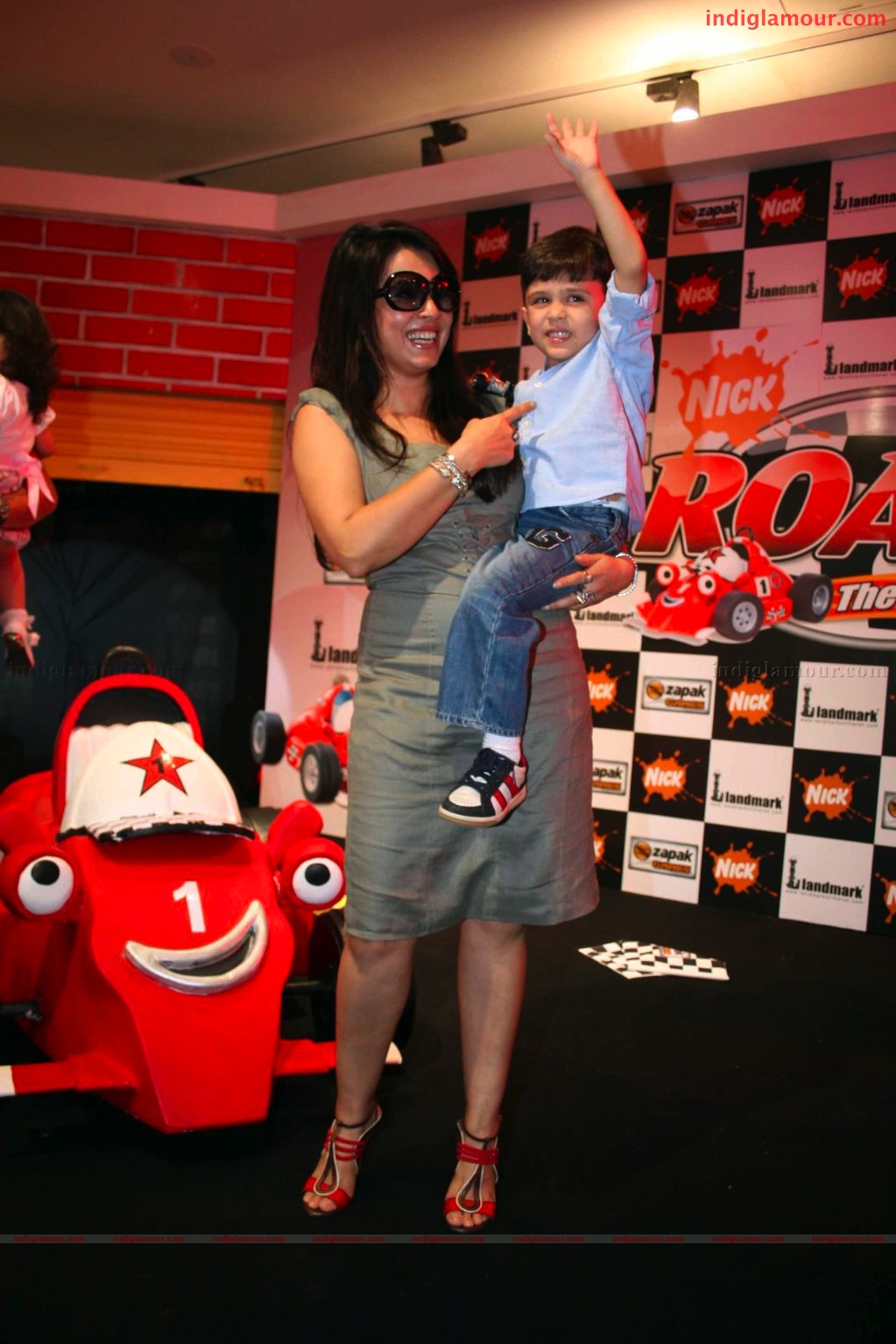 Mahima Chaudry and Aftab at the launch of Road the game Event hd photo
