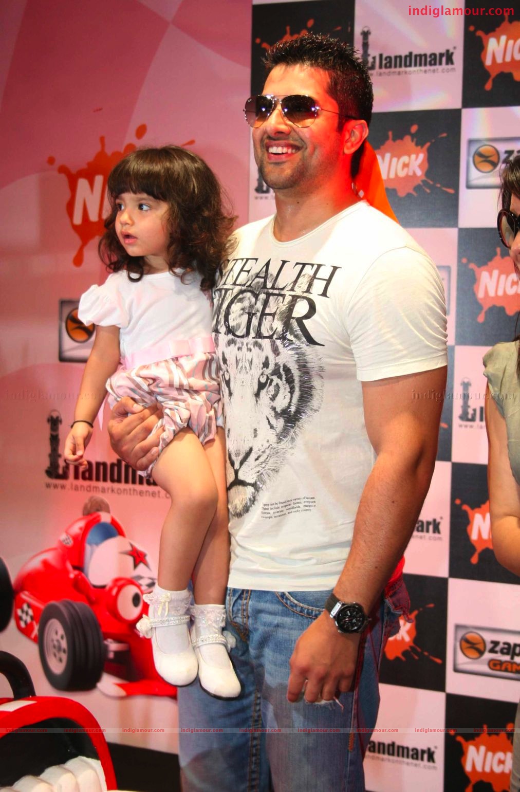 Mahima Chaudry and Aftab at the launch of Road the game Event hd photo