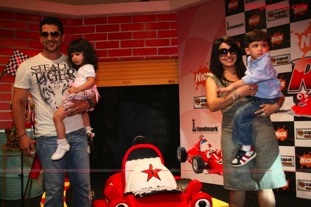 Mahima Chaudry and Aftab at the launch of Road the game Event hd photo