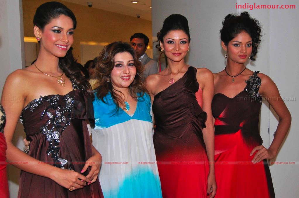 Zoya Launches its New Collection Greece  at zoya store Event hd photo