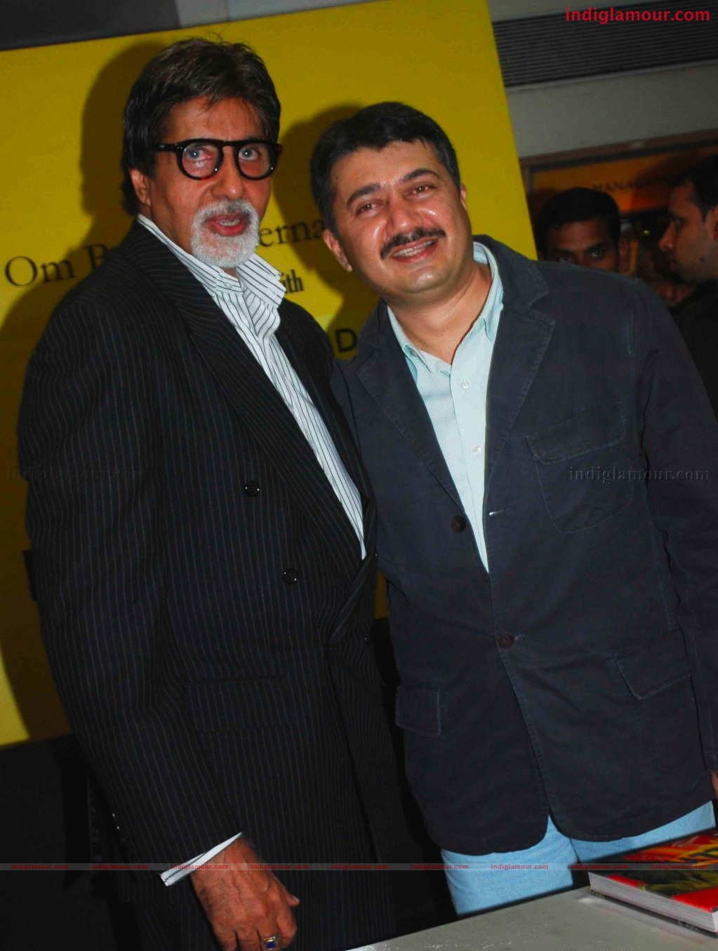 Amitabh Bachchan Launches S M M AUSAJA's Book Bollywood in posters Event hd photo