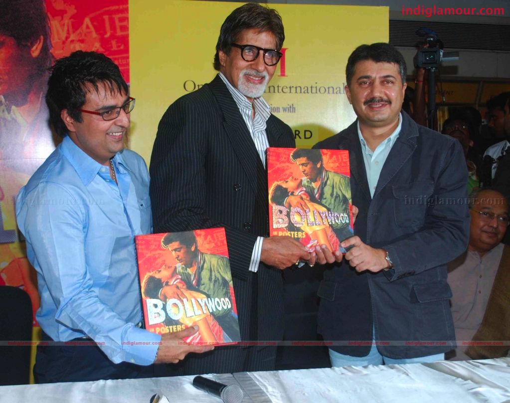 Amitabh Bachchan Launches S M M AUSAJA's Book Bollywood in posters Event hd photo