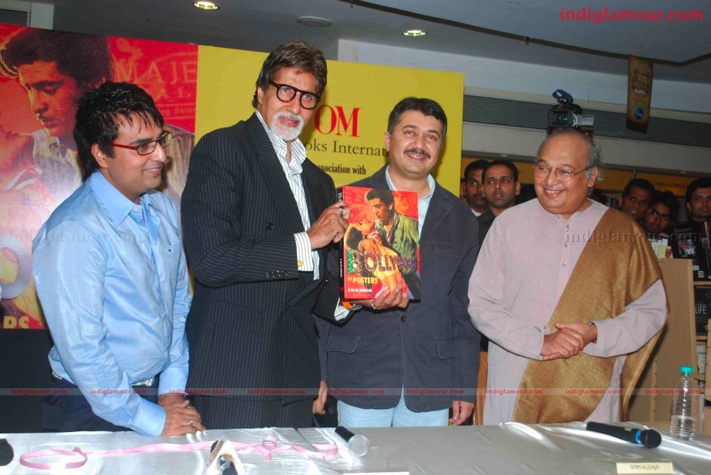 Amitabh Bachchan Launches S M M AUSAJA's Book Bollywood in posters Event hd photo