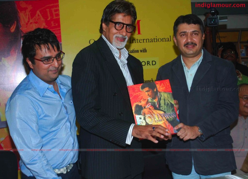 Amitabh Bachchan Launches S M M AUSAJA's Book Bollywood in posters Event hd photo