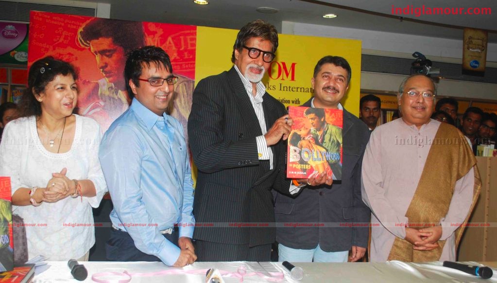 Amitabh Bachchan Launches S M M AUSAJA's Book Bollywood in posters Event hd photo
