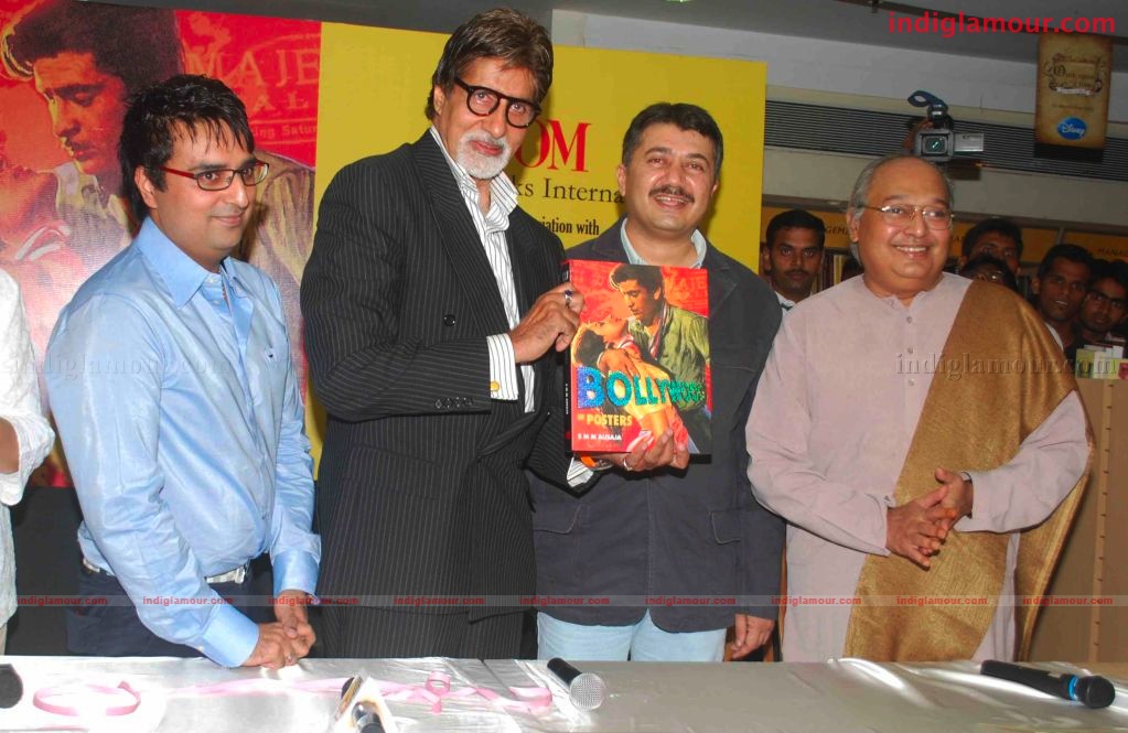 Amitabh Bachchan Launches S M M AUSAJA's Book Bollywood in posters Event hd photo