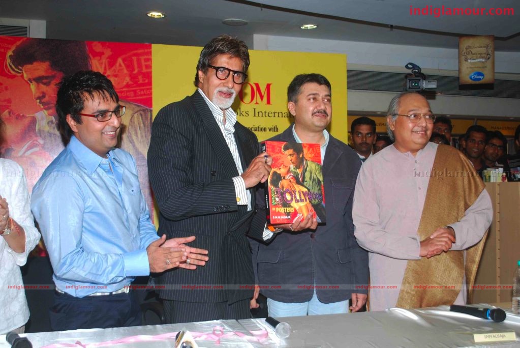 Amitabh Bachchan Launches S M M AUSAJA's Book Bollywood in posters Event hd photo