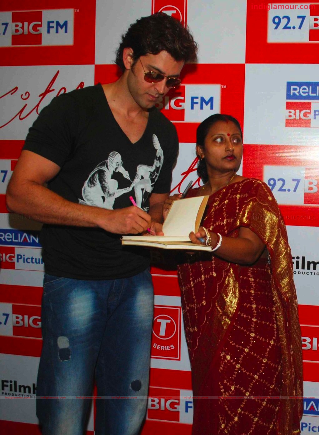 Hritik Roshan and Bárbara Mori met contest winners at Big FM Studio Event hd photo
