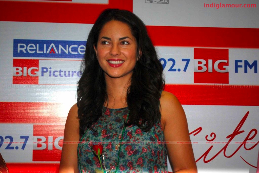 Hritik Roshan and Bárbara Mori met contest winners at Big FM Studio Event hd photo