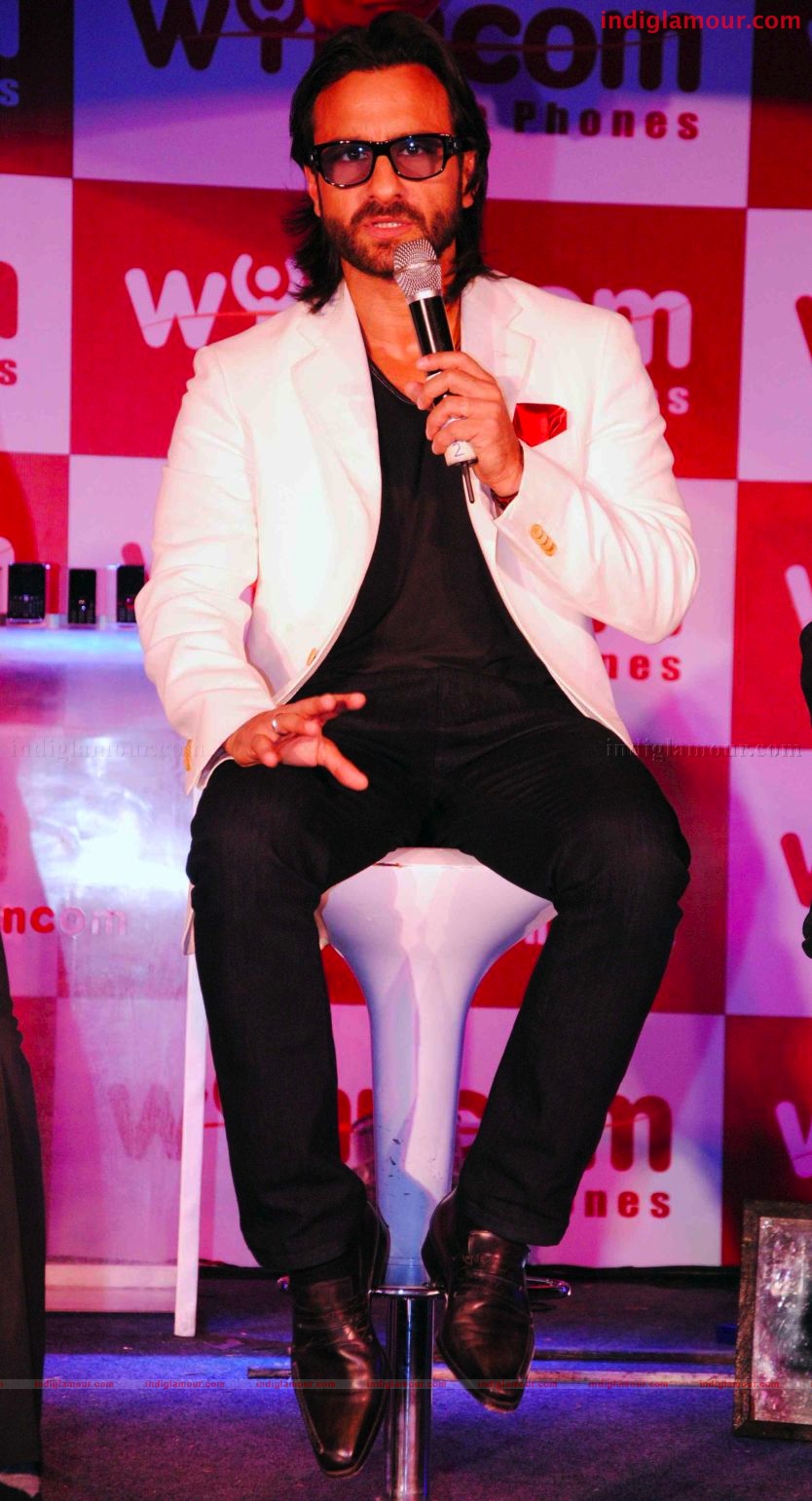 Saif Ali Khan launches Wyncom mobile Event hd photo