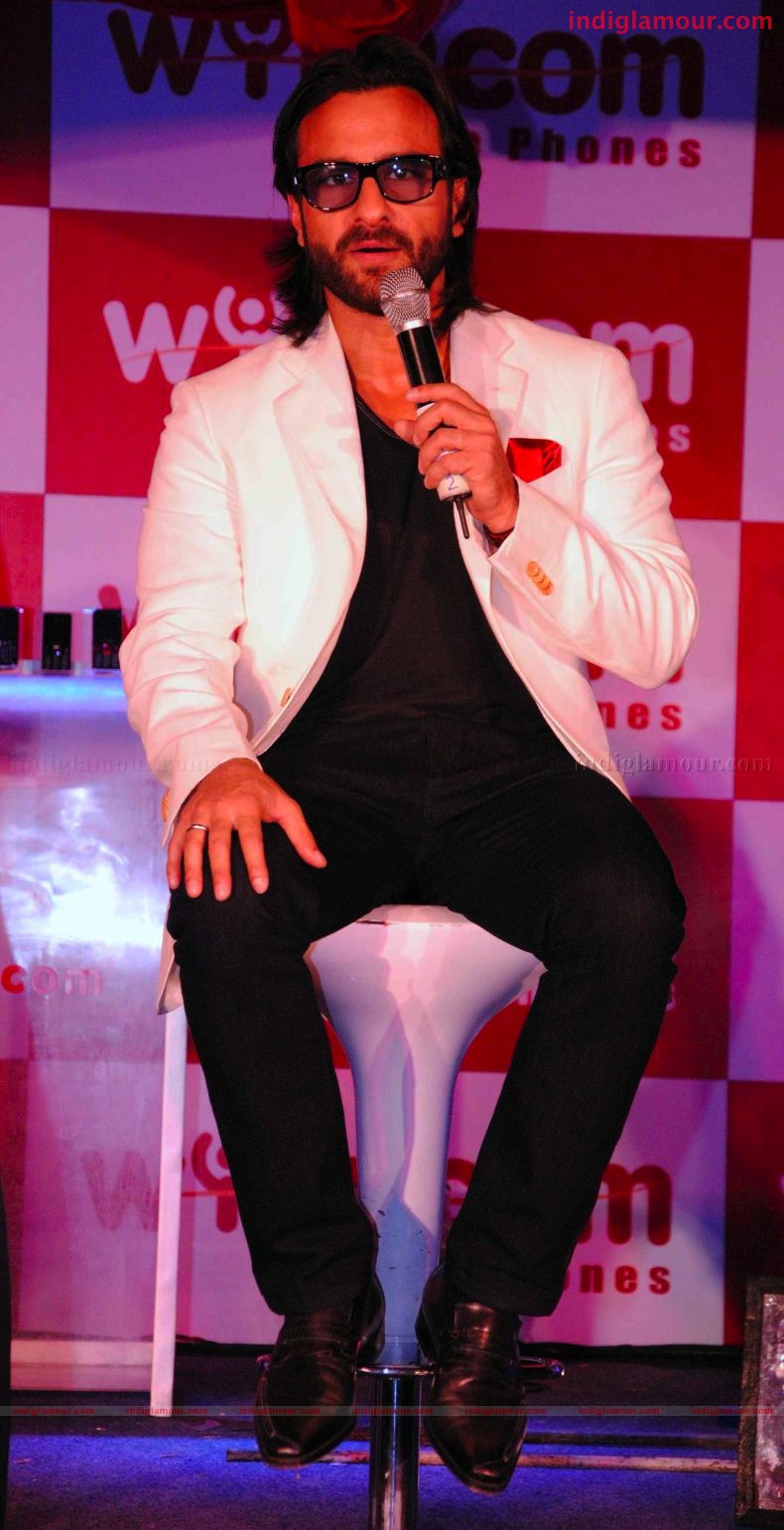 Saif Ali Khan launches Wyncom mobile Event hd photo