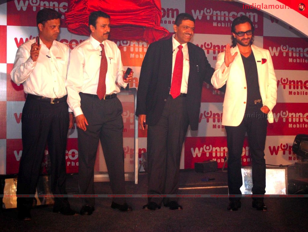 Saif Ali Khan launches Wyncom mobile Event hd photo