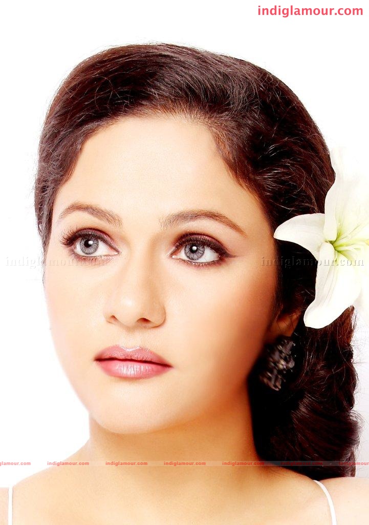 Gracy Singh dons a new avatar Event hd photo